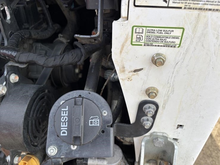 2017-bobcat-t650-image-39