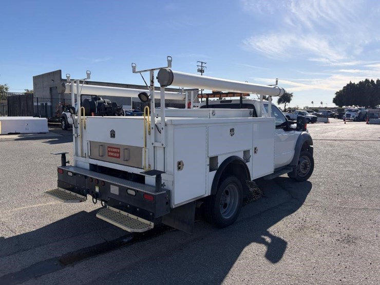 2016-ford-f550-image-3