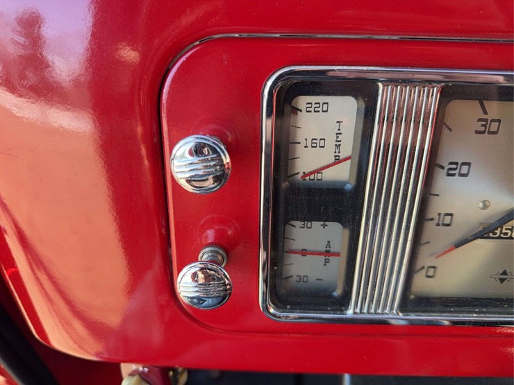 1937-international-d2-panel-truck-image-17