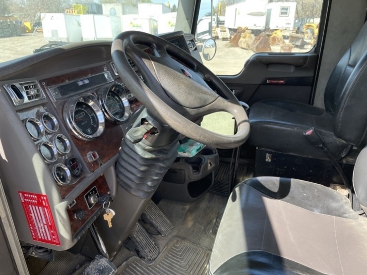 2007-kenworth-t300-image-31