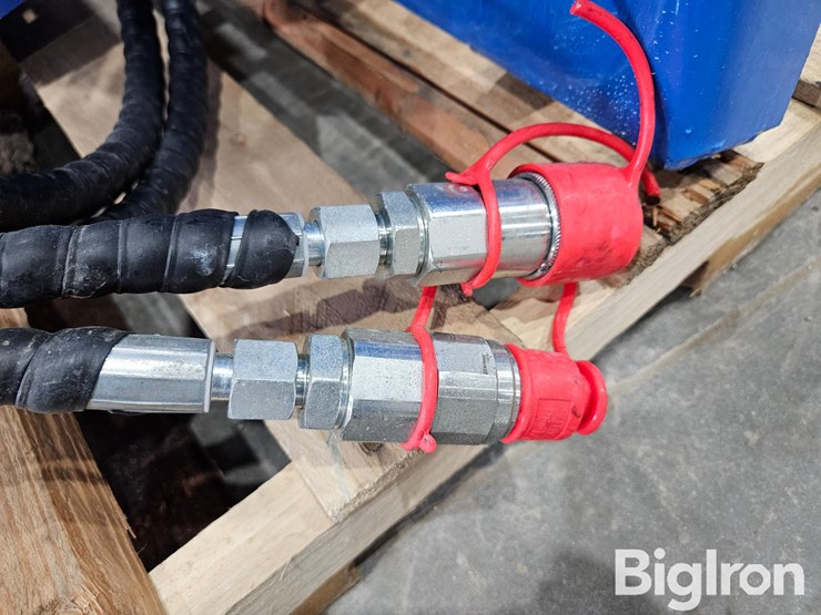 2025-massey-ferguson-730-image-12