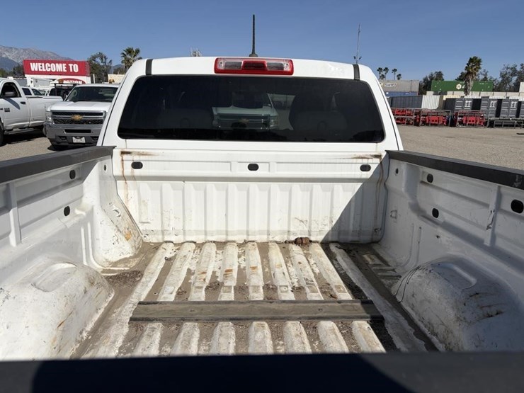 2017-chevrolet-colorado-image-25