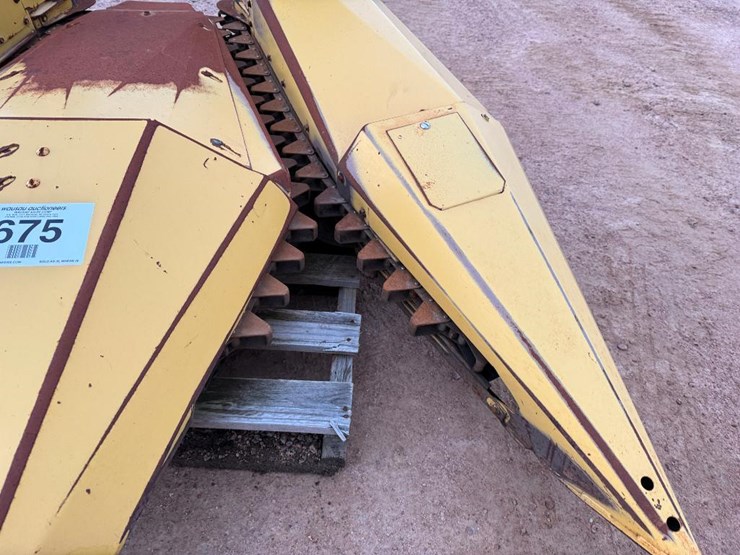 new-holland-824-image-10