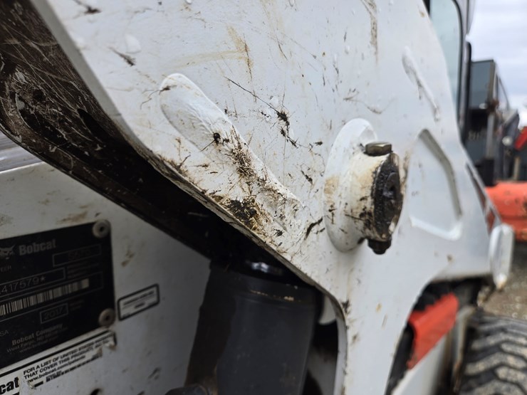 2017-bobcat-s570-image-23