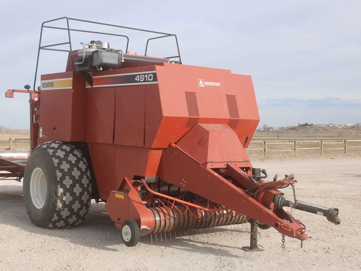 hesston-4910-image-3