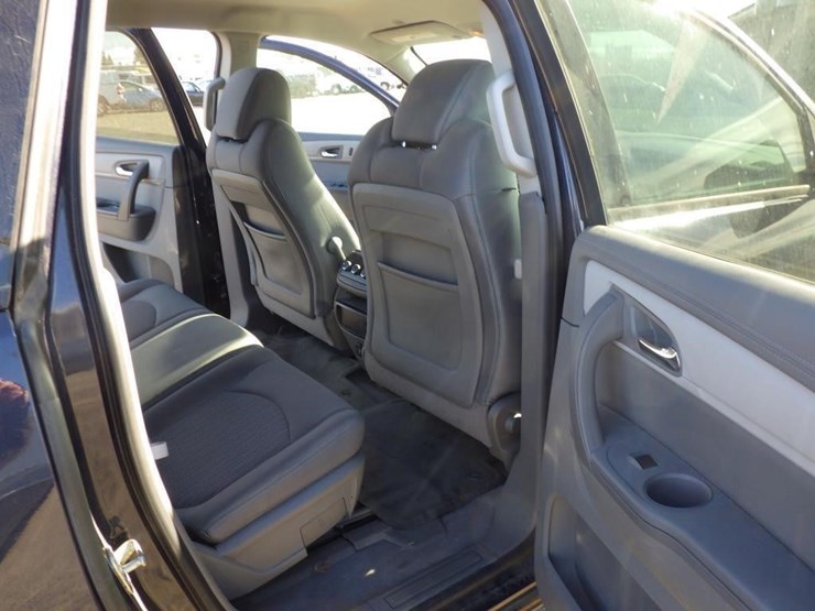 2017-chevrolet-traverse-image-8