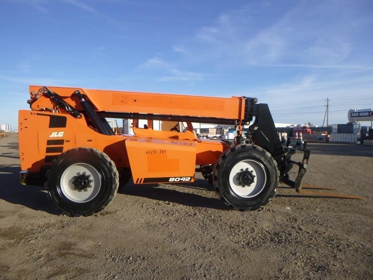 2018-jlg-8042-image-6