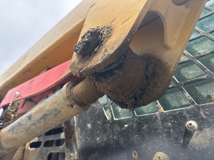 2017-caterpillar-239d-image-16