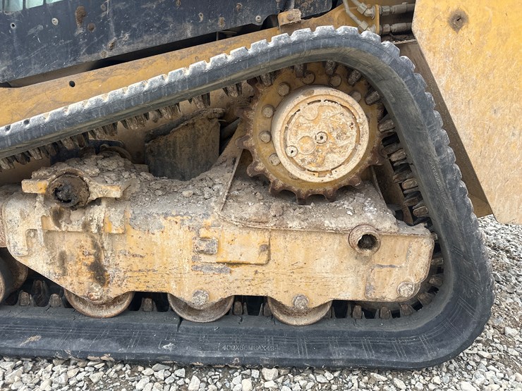 2017-caterpillar-239d-image-51