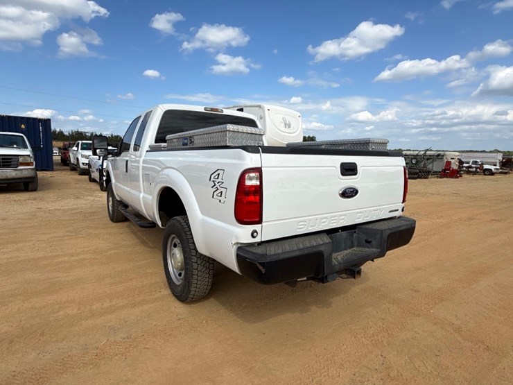 2015-ford-f250-xl-image-3
