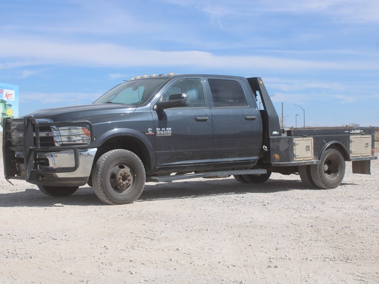 2015-dodge-3500-image-77