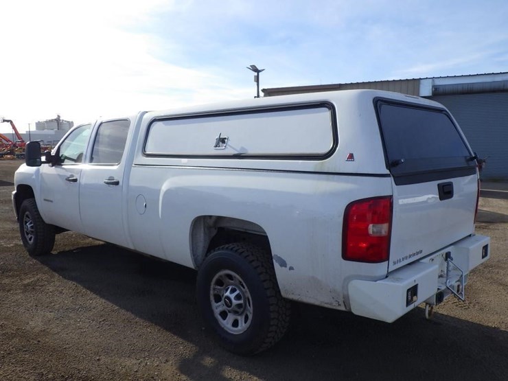 2013-chevrolet-3500hd-image-4