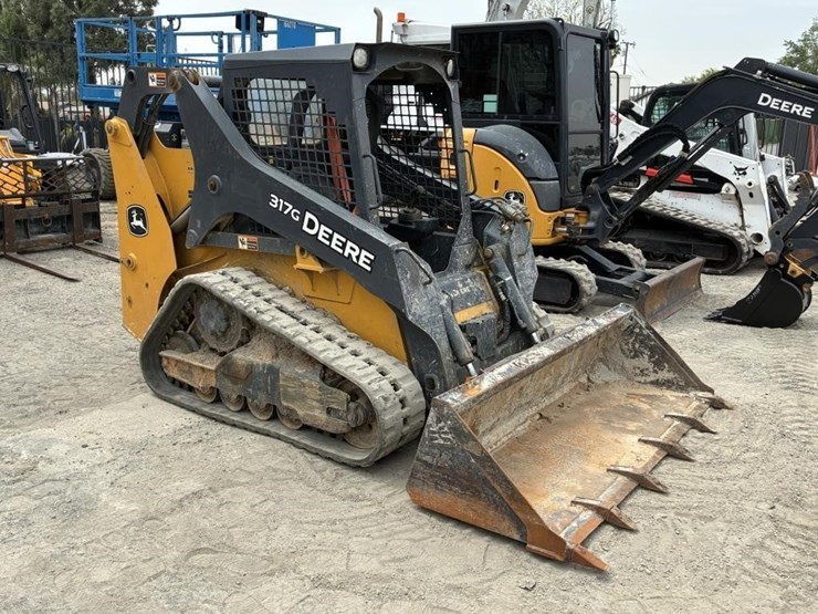 2018-deere-317g-image-2