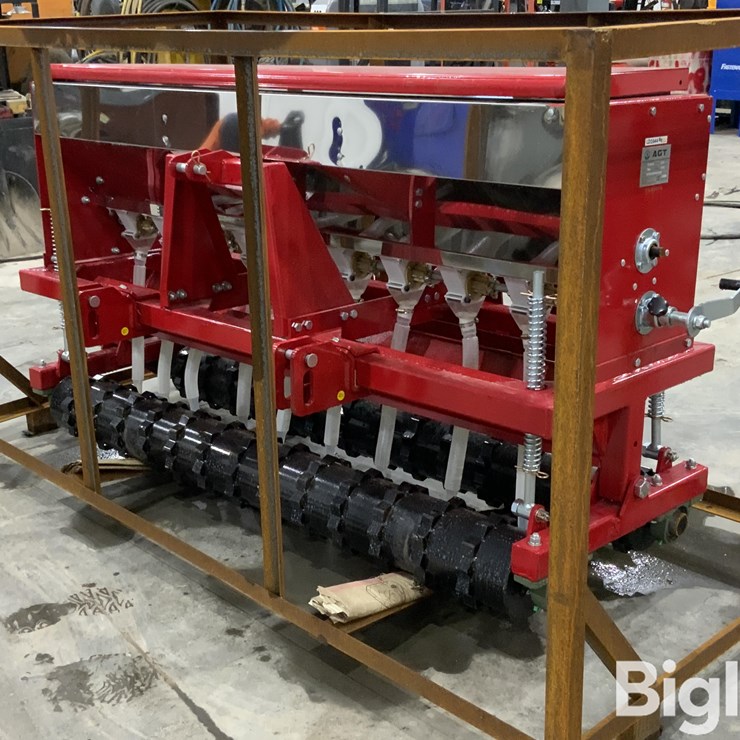 2025 MASSEY-FERGUSON 730