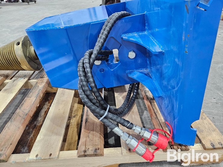 2025-massey-ferguson-730-image-13