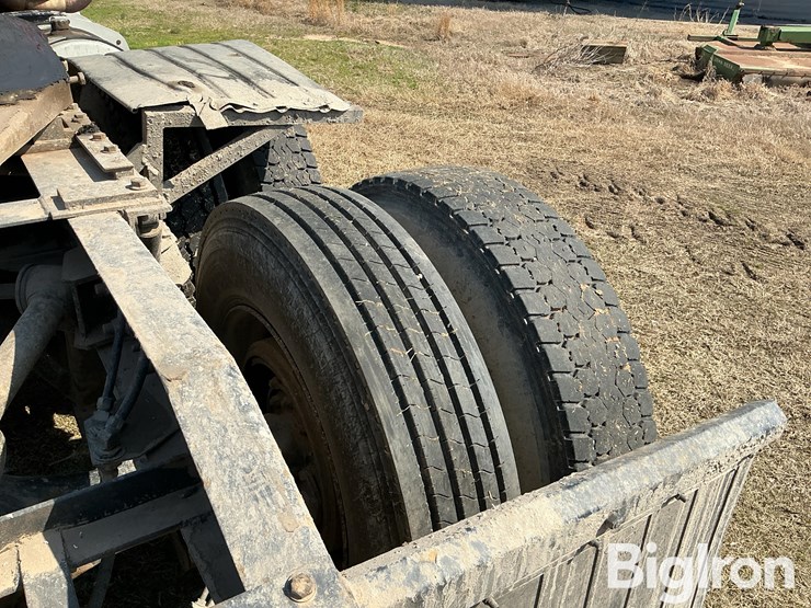 1997-peterbilt-385-image-18