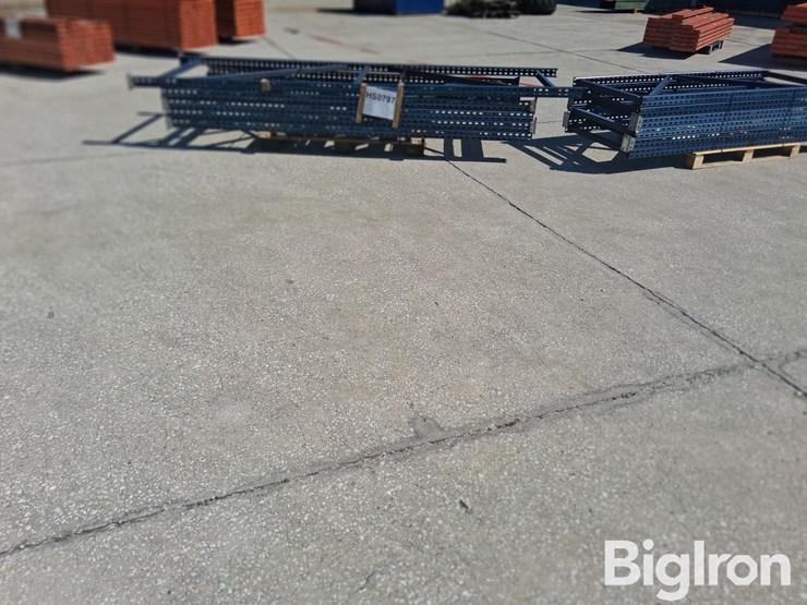pallet-rack-uprights-image-3