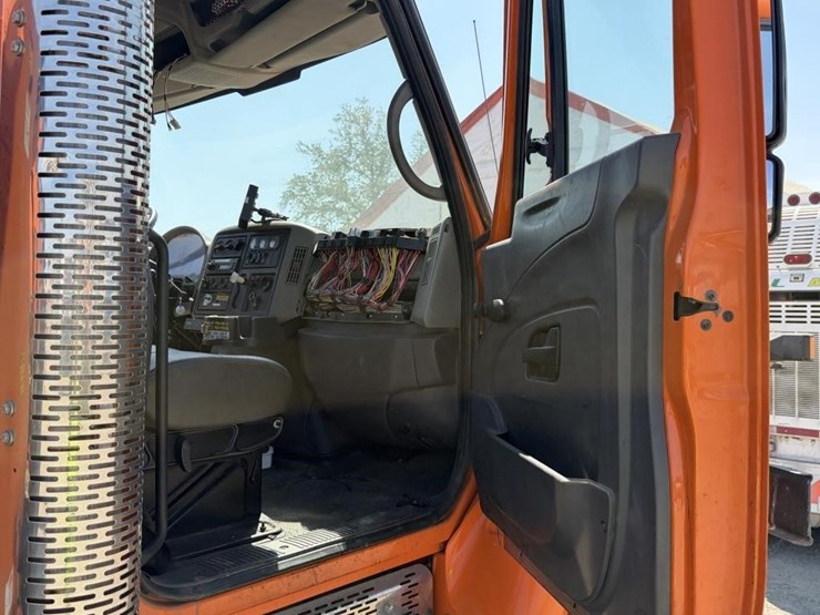 2009-international-workstar-7400-image-9