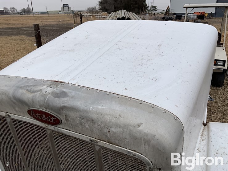 peterbilt-378-image-11