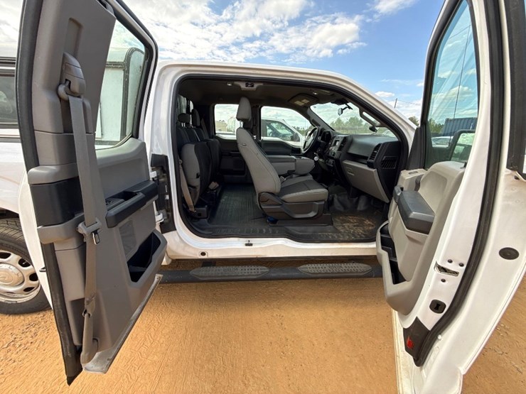 2019-ford-f150-xl-image-5