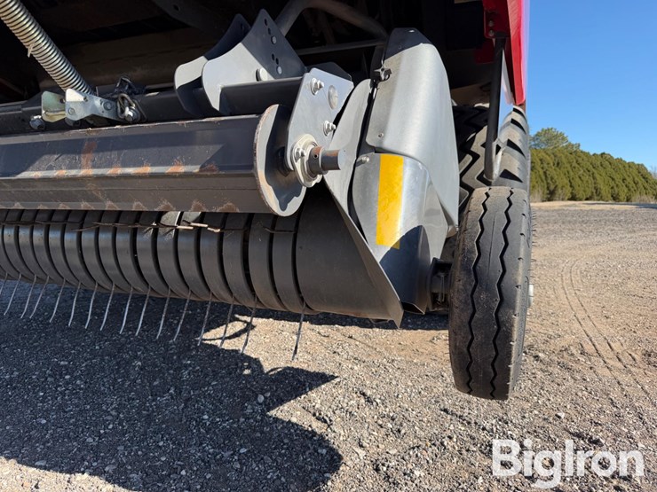 2024-massey-ferguson-lb2234xd-image-17