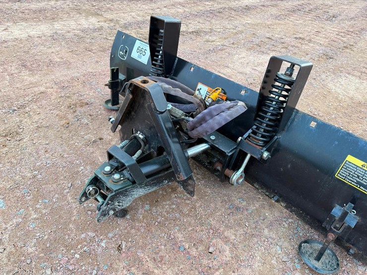 2019-john-deere-3033r-image-6