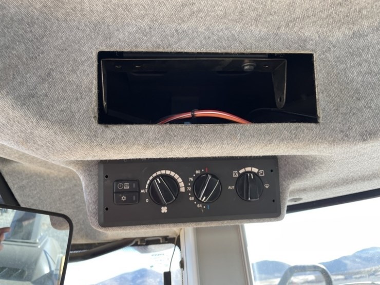 2021-volvo-l220h-image-30