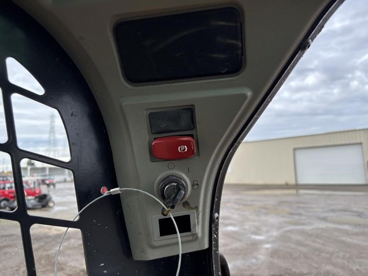 2021-caterpillar-259d3-image-29