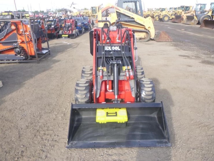 2026-sdlool-323w-skid-steer-loader-image-5