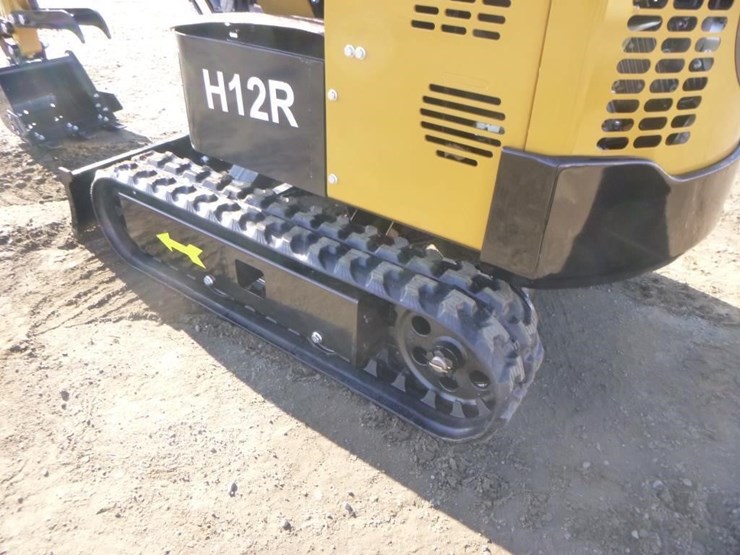 2025-agt-h12r-hydraulic-excavator-image-27