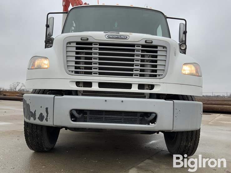 2016-freightliner-m2-106-image-17