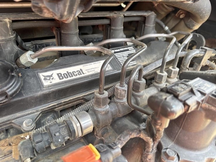 2021-bobcat-t450-image-40