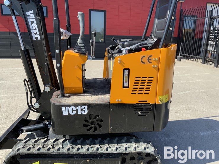 2025-massey-ferguson-730-image-18