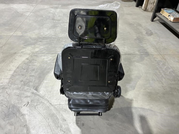 giyi-excavator-seat-image-3