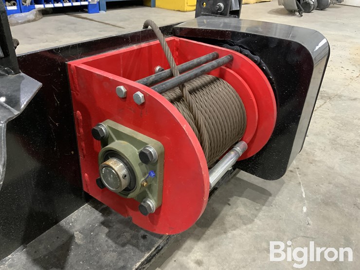 2025-massey-ferguson-730-image-10