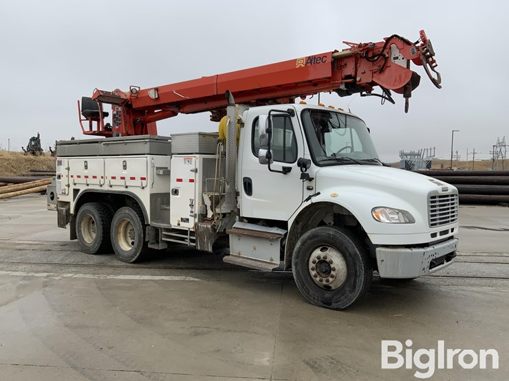 2015-freightliner-m2-106-image-11