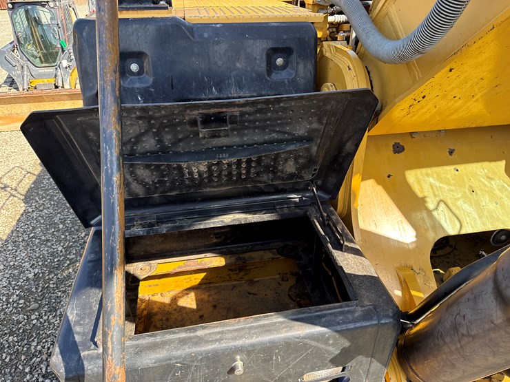 2011-caterpillar-336e-image-55