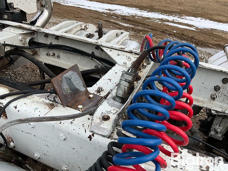 1995-peterbilt-379-image-14