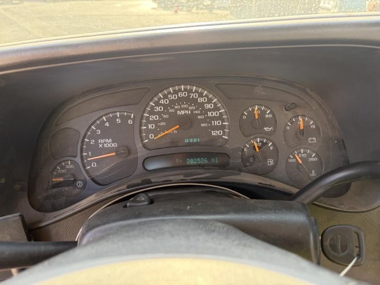 2005-chevrolet-2500-image-13