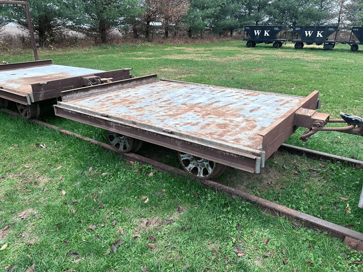 set-of-3-flat-cars-image-2