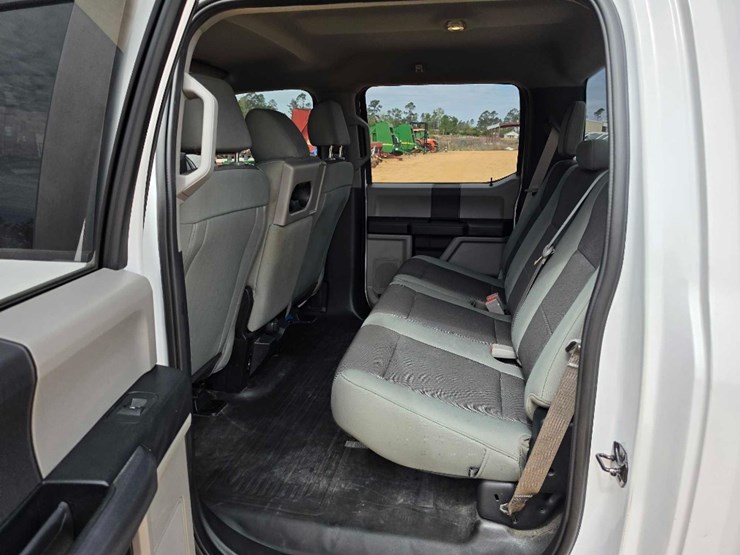 2020-ford-f150-xl-image-10