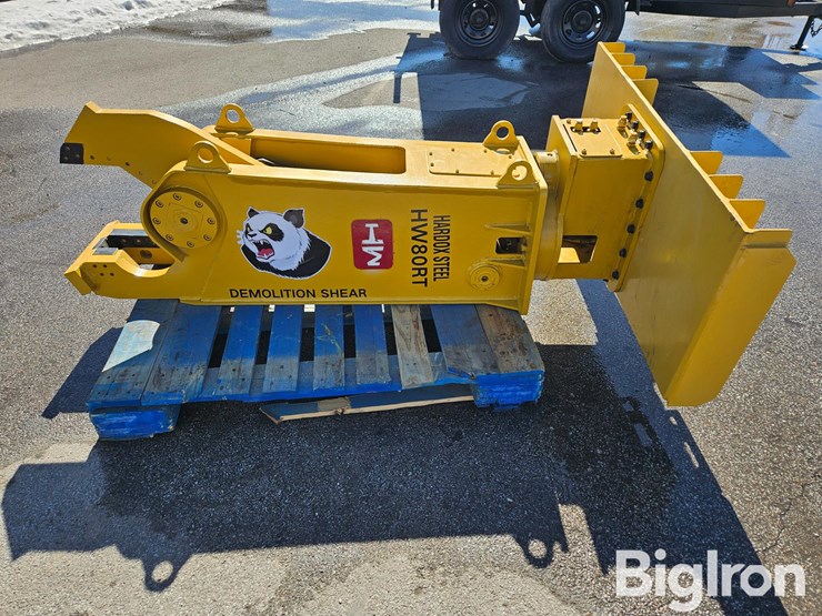 2025-massey-ferguson-730-image-8