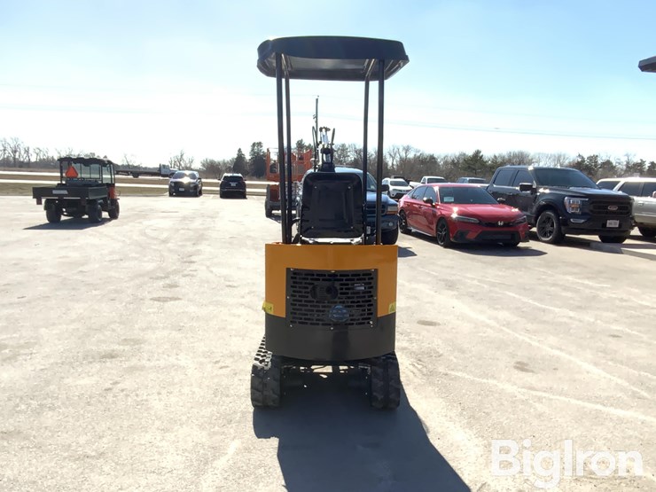 2025-massey-ferguson-730-image-6