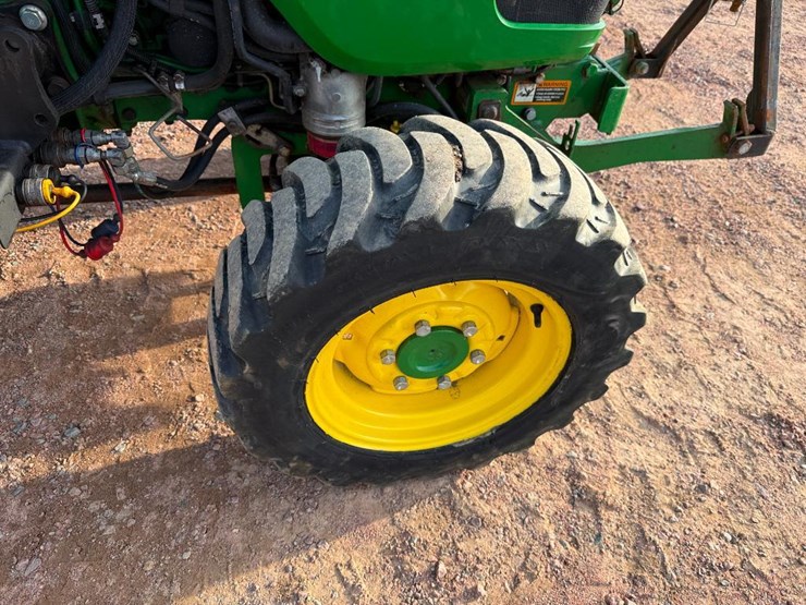 john-deere-3033r-image-9