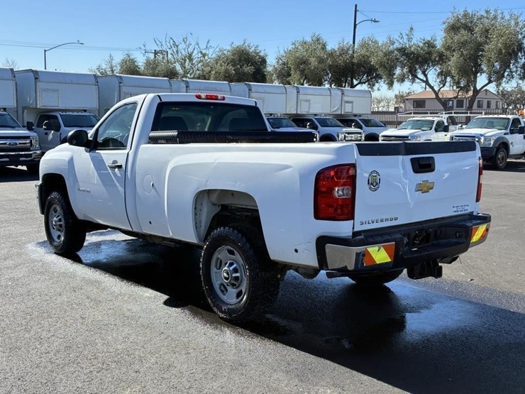 2011-chevrolet-2500-image-4