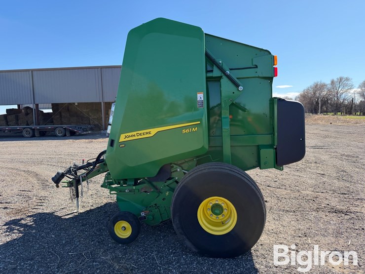 2024-john-deere-561m-image-8