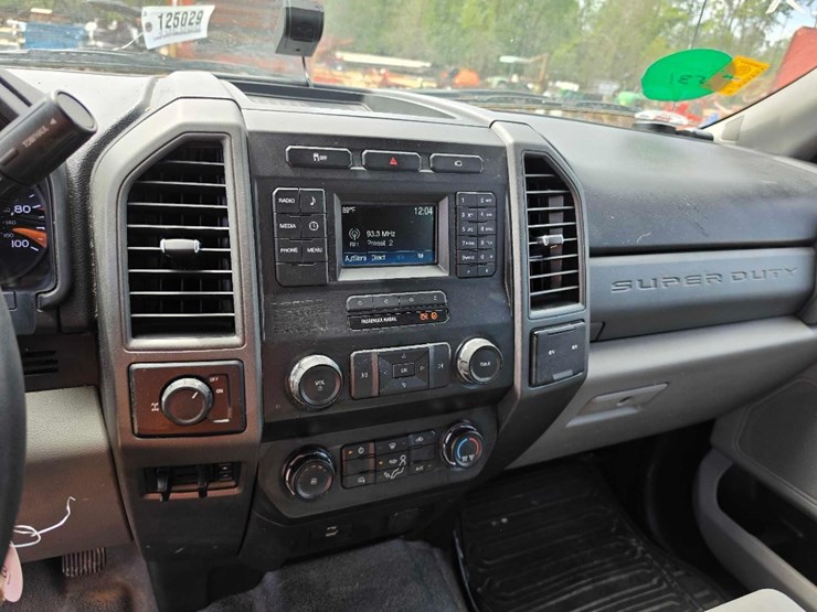 2019-ford-f250-xl-image-11