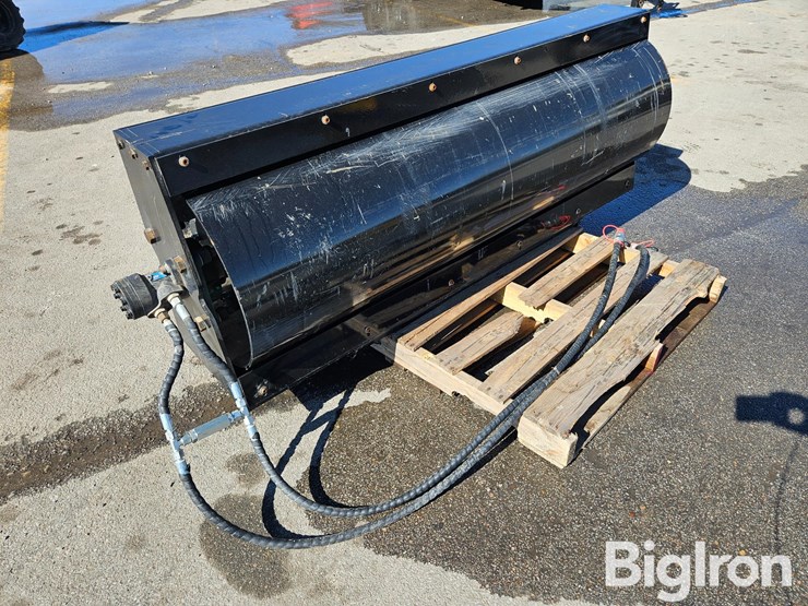 2025-massey-ferguson-730-image-7