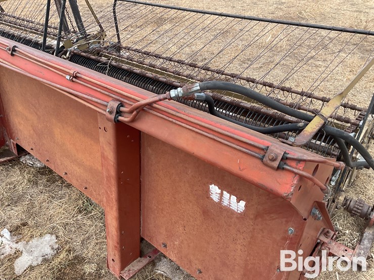 international-810-image-17