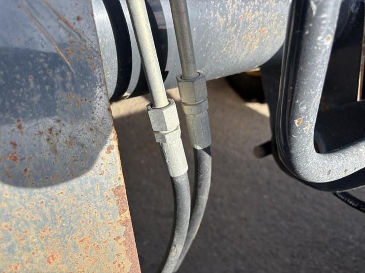 2018-deere-210lep-image-14